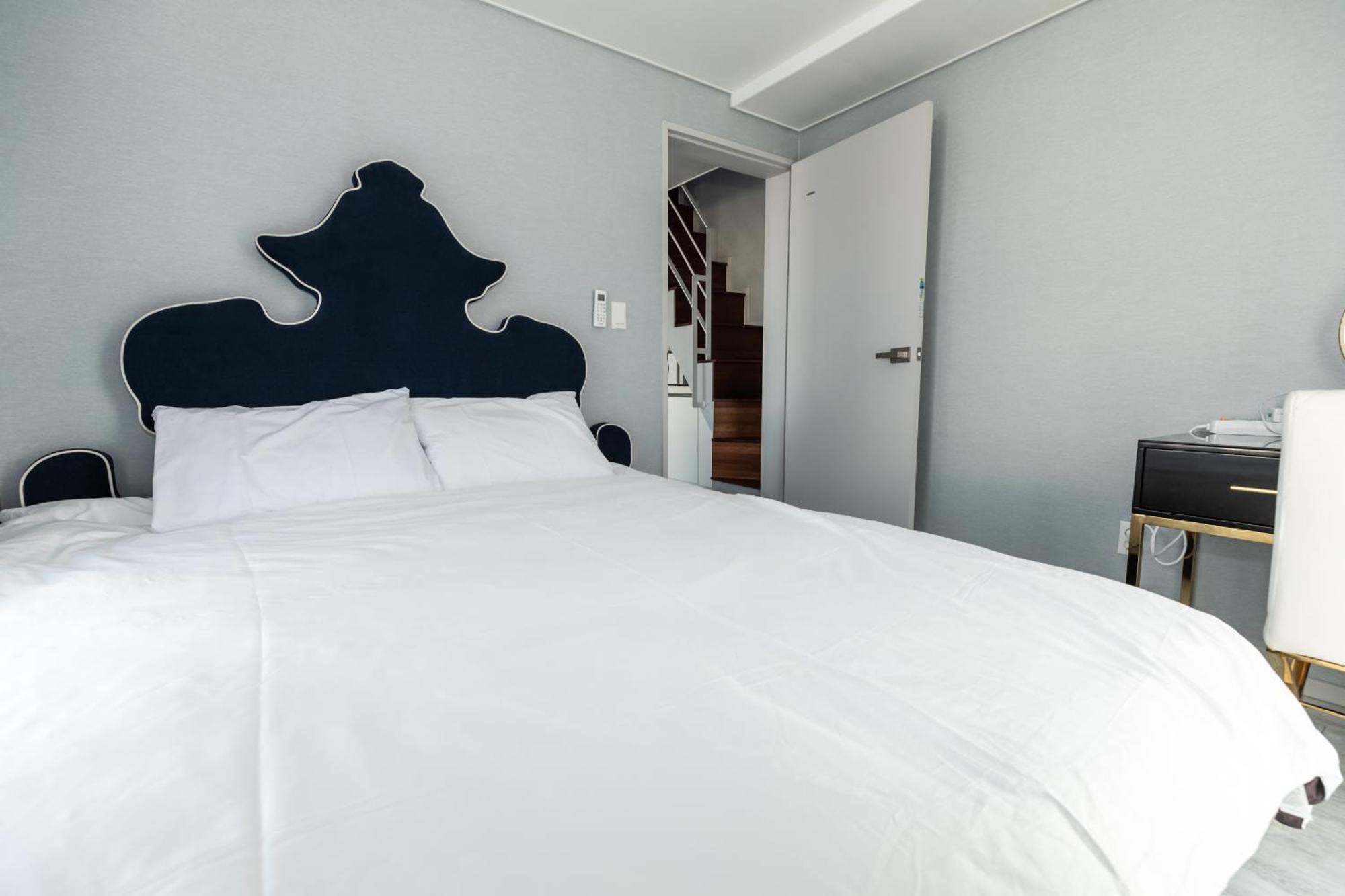 La Vie Est Belle Hotel Инчон Стая снимка