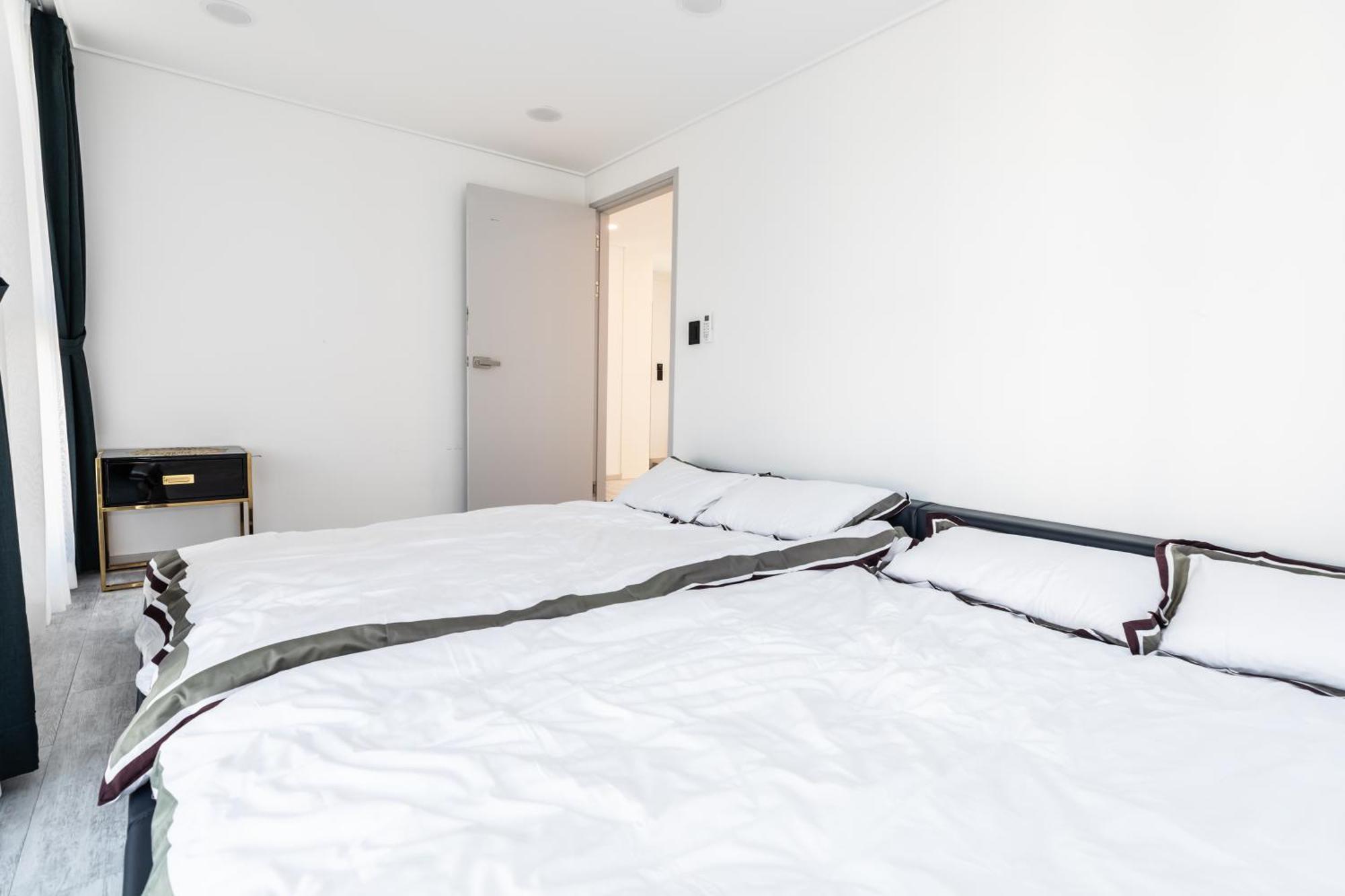 La Vie Est Belle Hotel Инчон Стая снимка