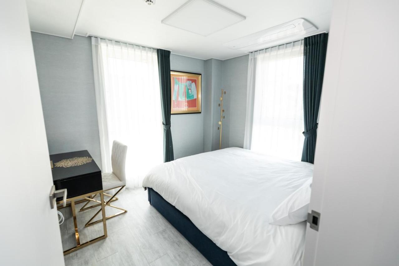 La Vie Est Belle Hotel Инчон Екстериор снимка