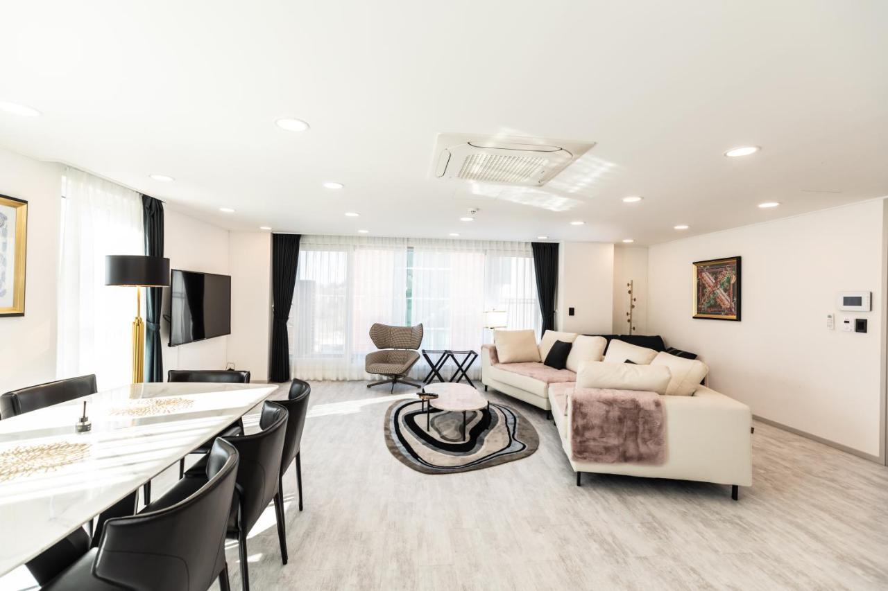 La Vie Est Belle Hotel Инчон Екстериор снимка